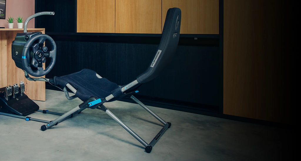 Playseat Challenge X Logitech G Edition i öppen cockpitkonfiguration