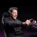 Playseat Evolution Black ActiFit i racingmiljö framifrån