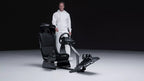 Playseat Evolution Pro Black ActiFit i racingmiljö, bred bild