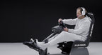 Förare i Playseat Evolution Pro Black ActiFit simracingcockpit