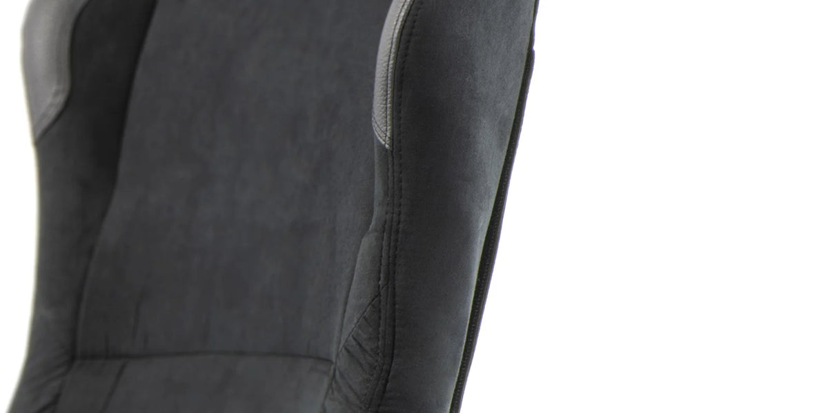 Racing Suède-klädseln på Playseat Evolution