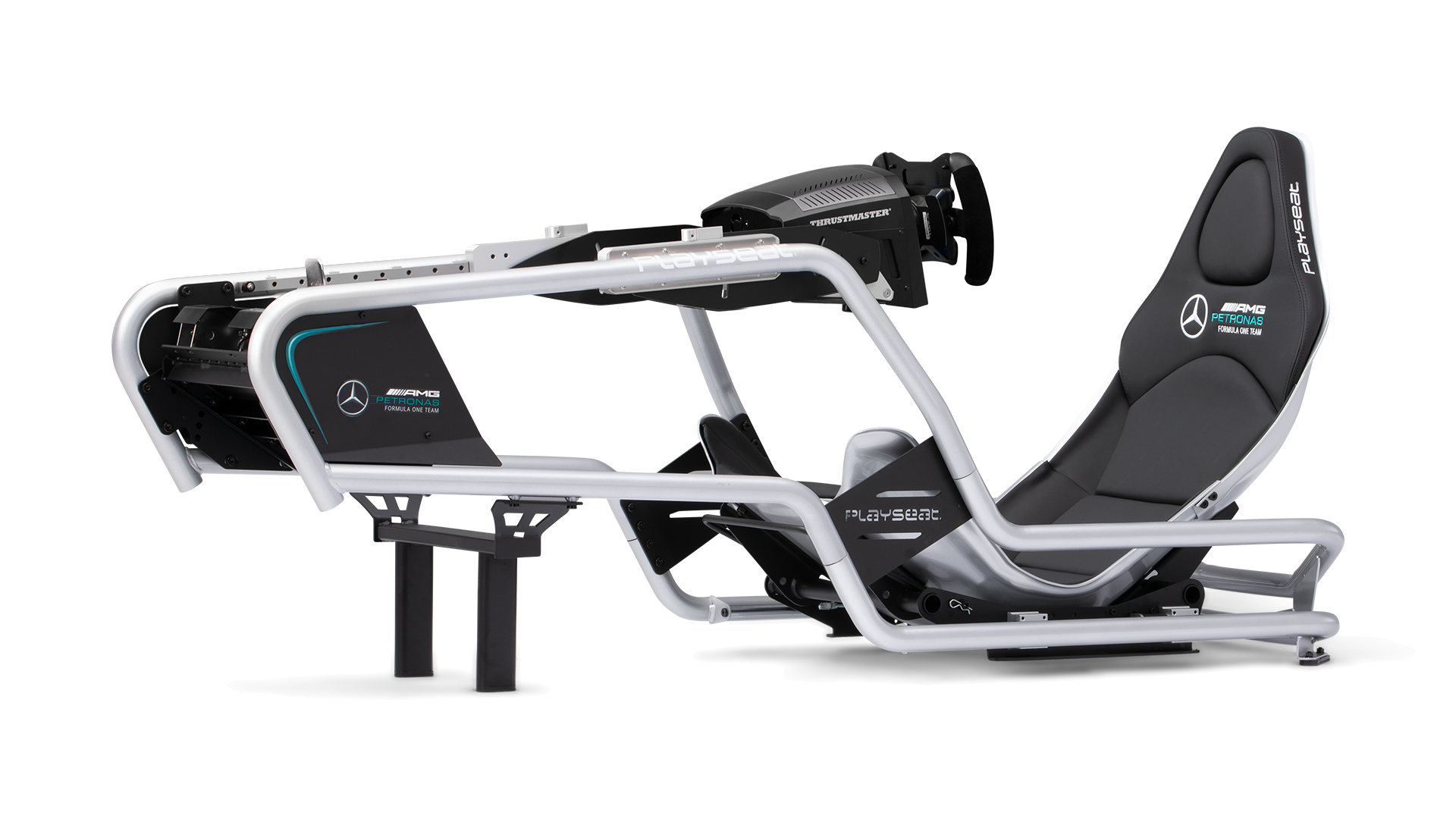Playseat Formula Intelligence Mercedes-AMG F1 med Thrustmaster-ratt sedd från sidan