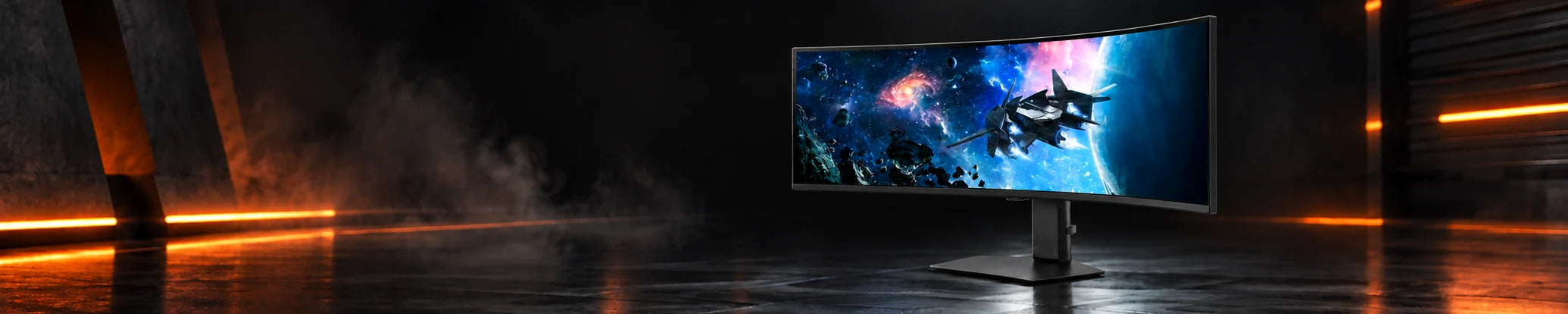 Välvd Samsung Odyssey-skärm för simracing i mörk studiomiljö